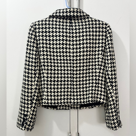 Liz Claiborne Black and White Houndstooth Crop Coat - Picture 3 of 5